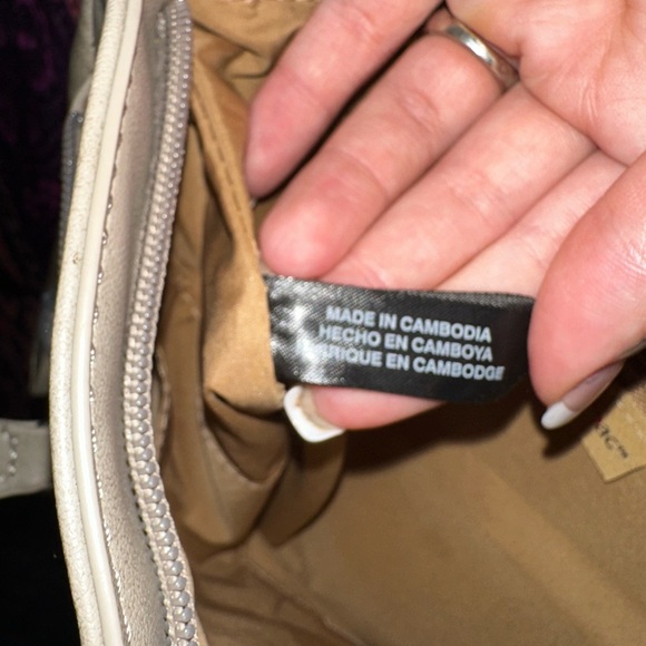 Multi Sac Crossbody Bag - Picture 5 of 8